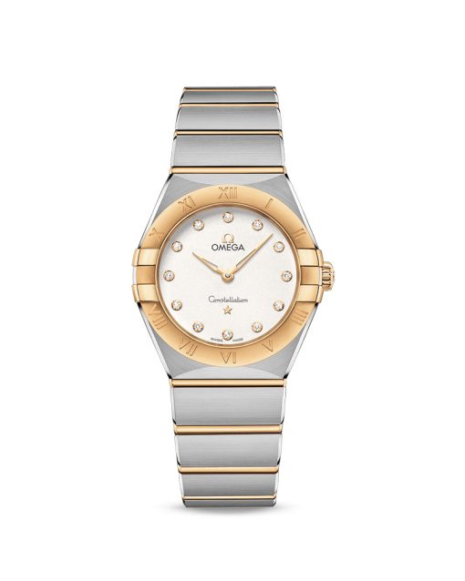 Produktbilde av Omega Constellation Manhattan Quartz 28 MM med hvit urskive og stållenke. Ref. O13120286052002.