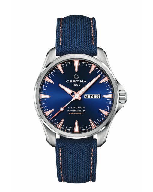 Produktbilde av Certina DS Action Day-Date med blå urskive på blå tekstilrem. Ref. C032.430.18.041.01.