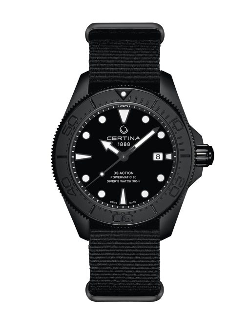 Produktbilde av Certina DS Action Diver 43mm Powermatic 80 med sort urskive på sort tekstilrem. Ref. C032.607.38.051.00.