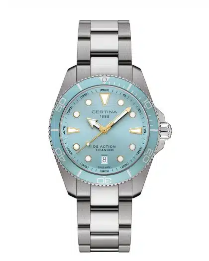 Certina DS Action 40mm - C048.410.44.351.00. Lyseblå tallskive. Kasse og lenke og titan.