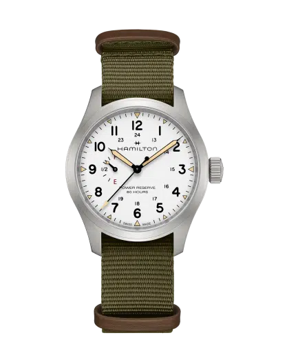 Produktbilde av Hamilton Khaki Field Mechanical Power Reserve 40mm med hvit urskive på grønn tekstilrem. Ref. H69509910.
