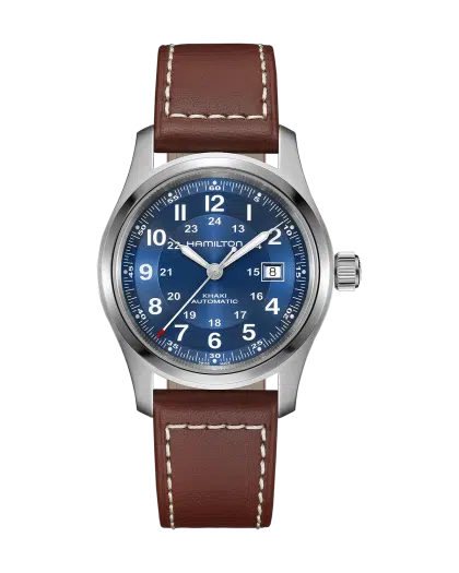 Produktbilde av Hamilton Khaki Field Auto 42mm med blå urskive på skinnrem. Ref. H70605540.
