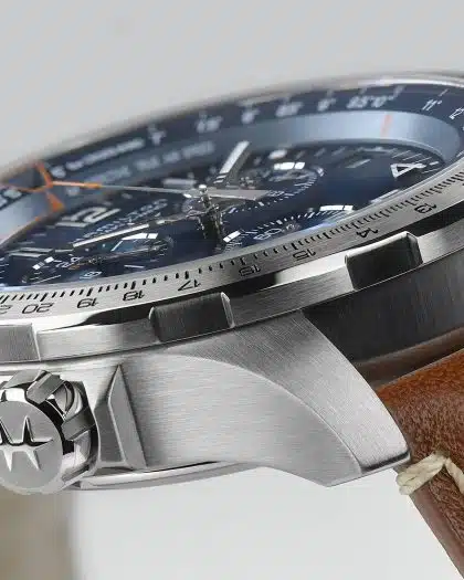 Hamilton Khaki Aviation X-Wind GMT Chrono Quartz 46MM - H77922541 - Bilde 2