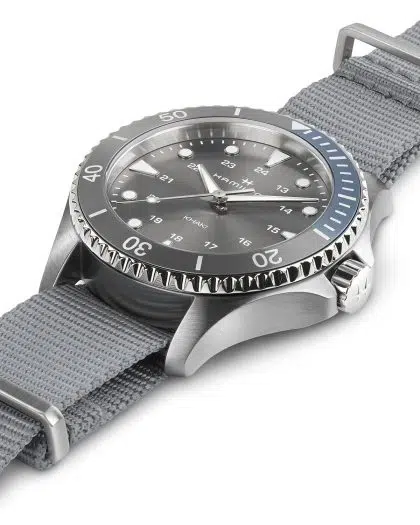 Hamilton Khaki Navy Scuba Quartz 37mm - H82211981 - Bilde 3