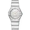 Produktbilde av Omega Constellation 25mm med sølv urskive på stållenke. Ref. O13110256002002.