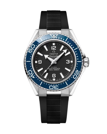 Produktbilde av Omega Planet Ocean 600M 42mm med sort urskive på sort gummirem. Ref. O21732422101002.