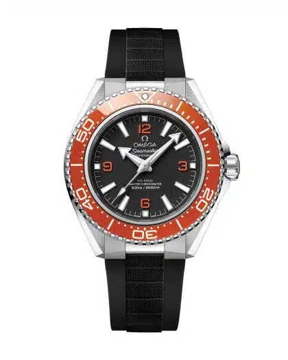 Produktbilde av Omega Planet Ocean 600M 42mm med sort urskive på sort gummirem. Ref. O21732422101003