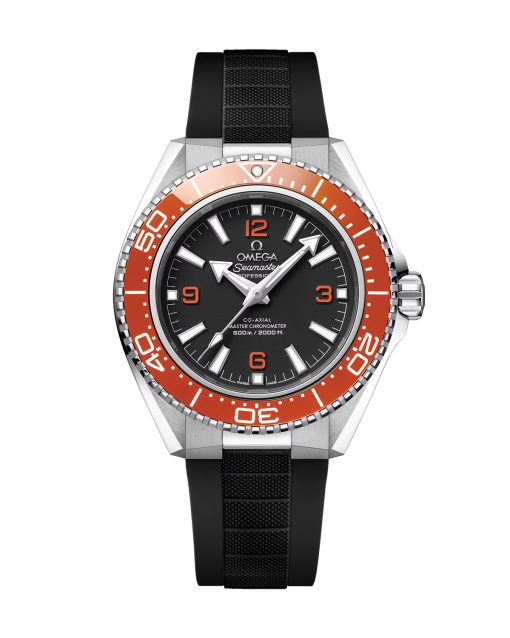 Produktbilde av Omega Planet Ocean 600M 42mm med sort urskive på sort gummirem. Ref. O21732422101003