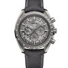 Produktbilde av Omega Speedmaster Dark Side of the Moon 44mm med grå urskive på tekstilrem. Ref. O31092445006001.