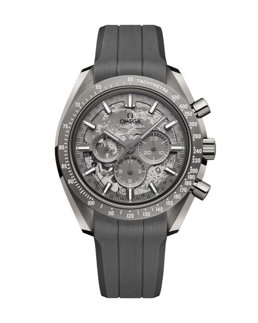 Produktbilde av Omega Speedmaster Dark Side of the Moon 44mm med grå urskive på grå gummirem. Ref. O31092445006002.