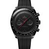 Produktbilde av Omega Speedmaster Dark Side of the Moon 44mm med sort urskive på gummirem. Ref. O31092445101001.