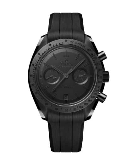 Produktbilde av Omega Speedmaster Dark Side of the Moon 44mm med sort urskive på sort gummirem. Ref. O31092445101005.