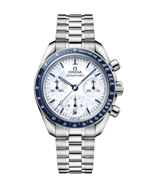 Produktbilde av Omega Speedmaster Milano Cortina 2026 38 med hvit urskive på stållenke. Ref. O52230385004001