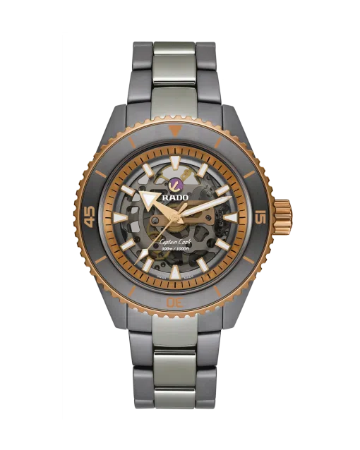 Produktbilde av Rado Captain Cook High-Tech Ceramic Skeleton 43MM med skeleton urskive og keramikk lenke. Ref. R32148162.