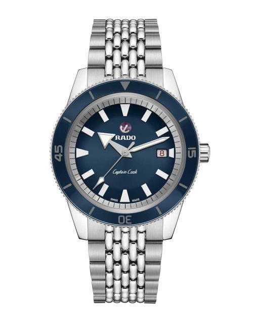 Produktbilde av Rado HyperChrome Captain Cook med blå urskive på stållenke. Ref. R32505203.