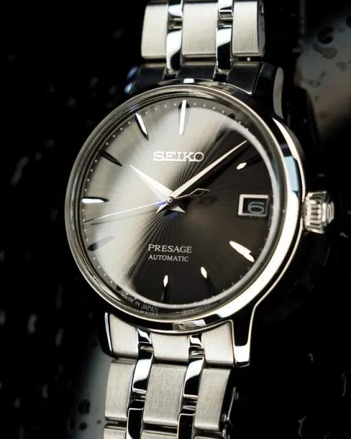 Miljøbilde: Seiko Presage Cocktail Time «Espresso Martini» med grå tallskive Ref. SRP837J1