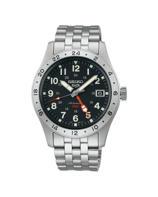 Produktbilde av Seiko 5 Sports "Field Sports Style" med sort urskive på stållenke. Ref. SSK023K1.