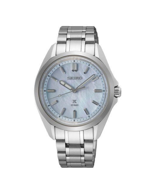 dameklokke med blå tallskive og lenke