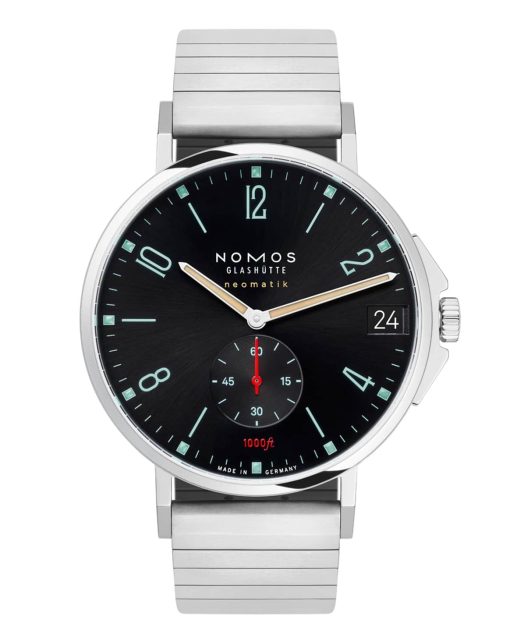 Bilde av NOMOS Glashütte Tangente Sport Neomatik 42 Date Marine Black. Referanse 581.