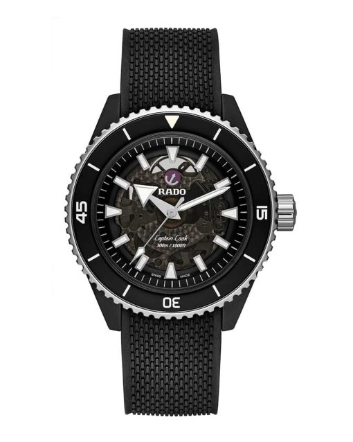 Produktbilde av Rado Captain Cook High-Teck Ceramic med sort uskive på gummirem. Ref. R32127156.