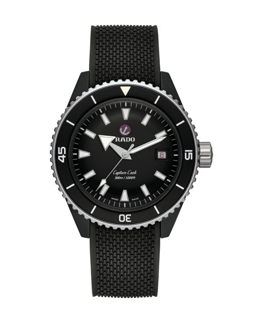 Produktbilde av Rado Captain Cook High-Tech Ceramic Diver med sort urskive på gummirem. Ref. R32129158.