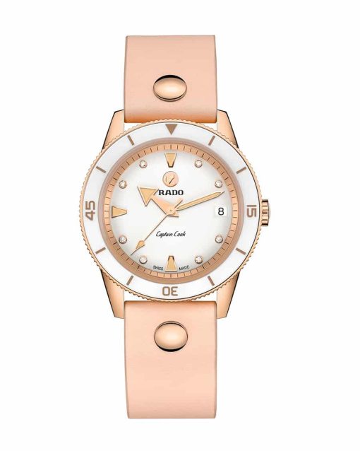 Produktbilde av Rado Captain Cook Marina Hoermanseder med hvit urskive på skinnrem. Ref. R32139708.