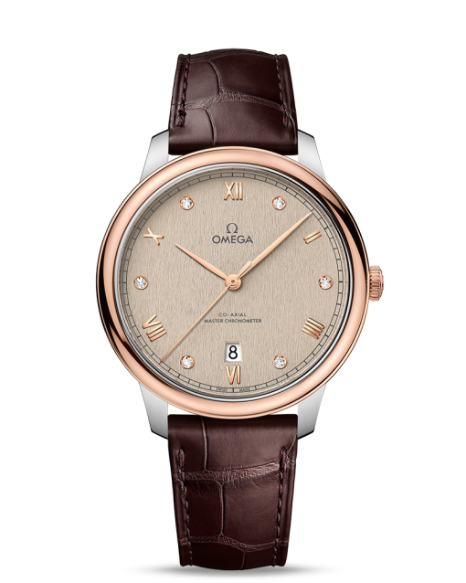 Produktbilde av Omega De Ville Prestige Co-Axial Master Chronometer 40MM med beige urskive på brun skinnrem. Ref. O43423402059001.