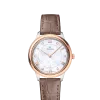Produktbilde av Omega De Ville Prestige Quartz 30MM med hvit, perlemor urskive og brun skinnrem. Ref. O43423306055001.